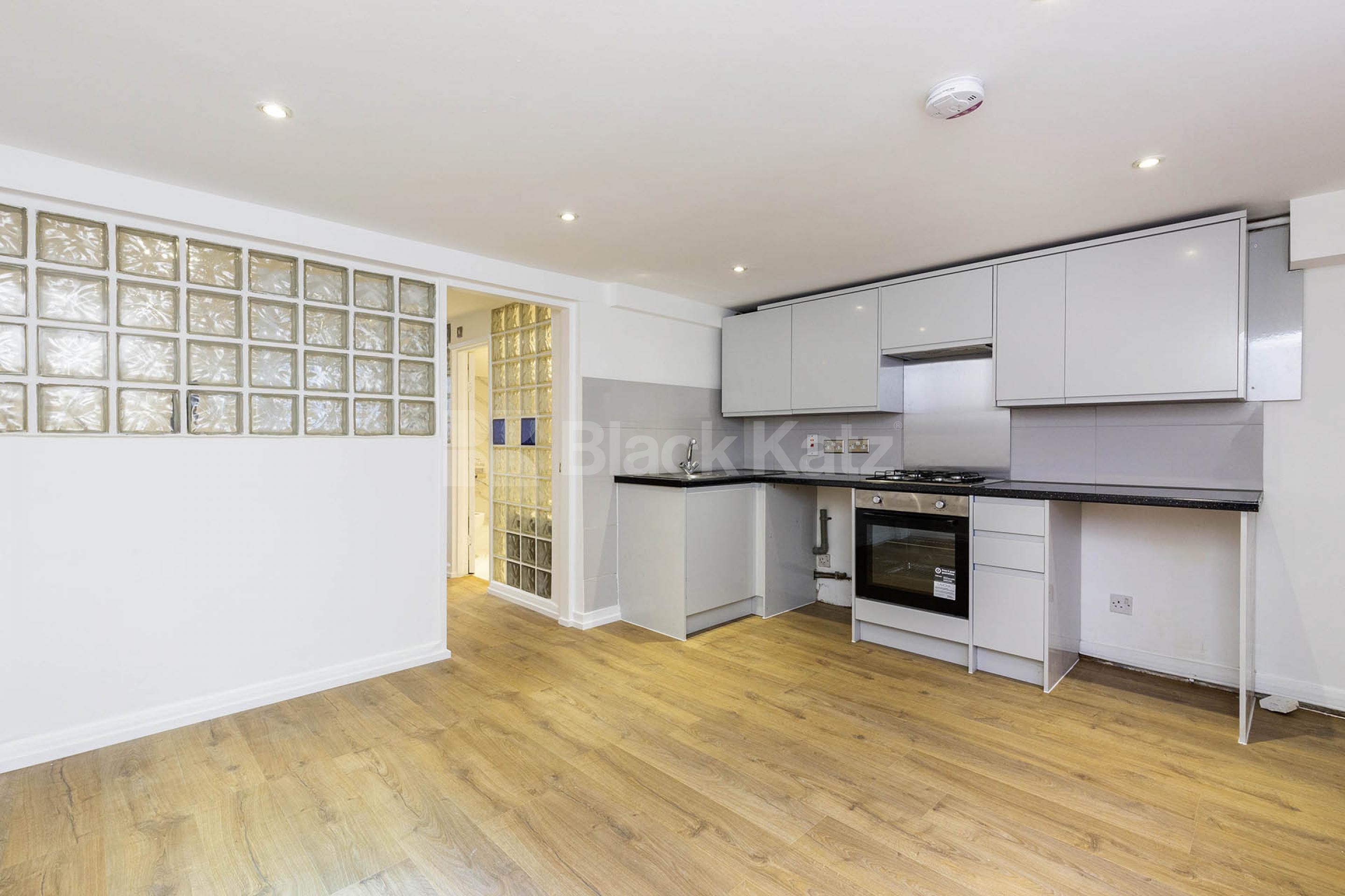 Rent includes gas electric & water - mins to tube and shops   Parkway, Camden / Regents Park NW1